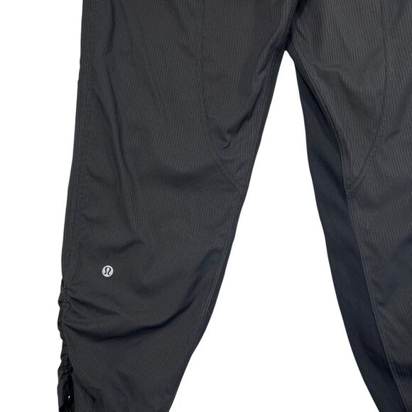 Lululemon Dance Studio Mid Rise Crop 25" Inseam Black Size 6 - Picture 3 of 8